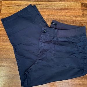 Lee Relaxed Fit Capri. Size 18 Medium